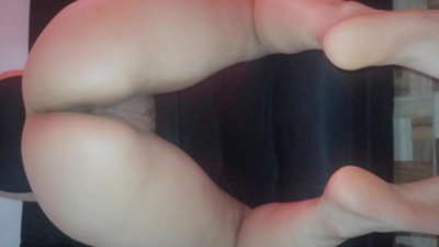 Η μαμά μου μου δίνει το μουνί της ως χριστουγεννιάτικο δώρο