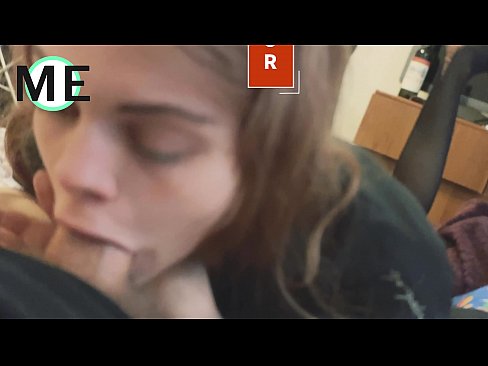 ❤️ Πούτσος στο λαιμό της, σκισμένο καλσόν και σκισμένα τακούνια ️❌ Πόρνο vk ❌️❤